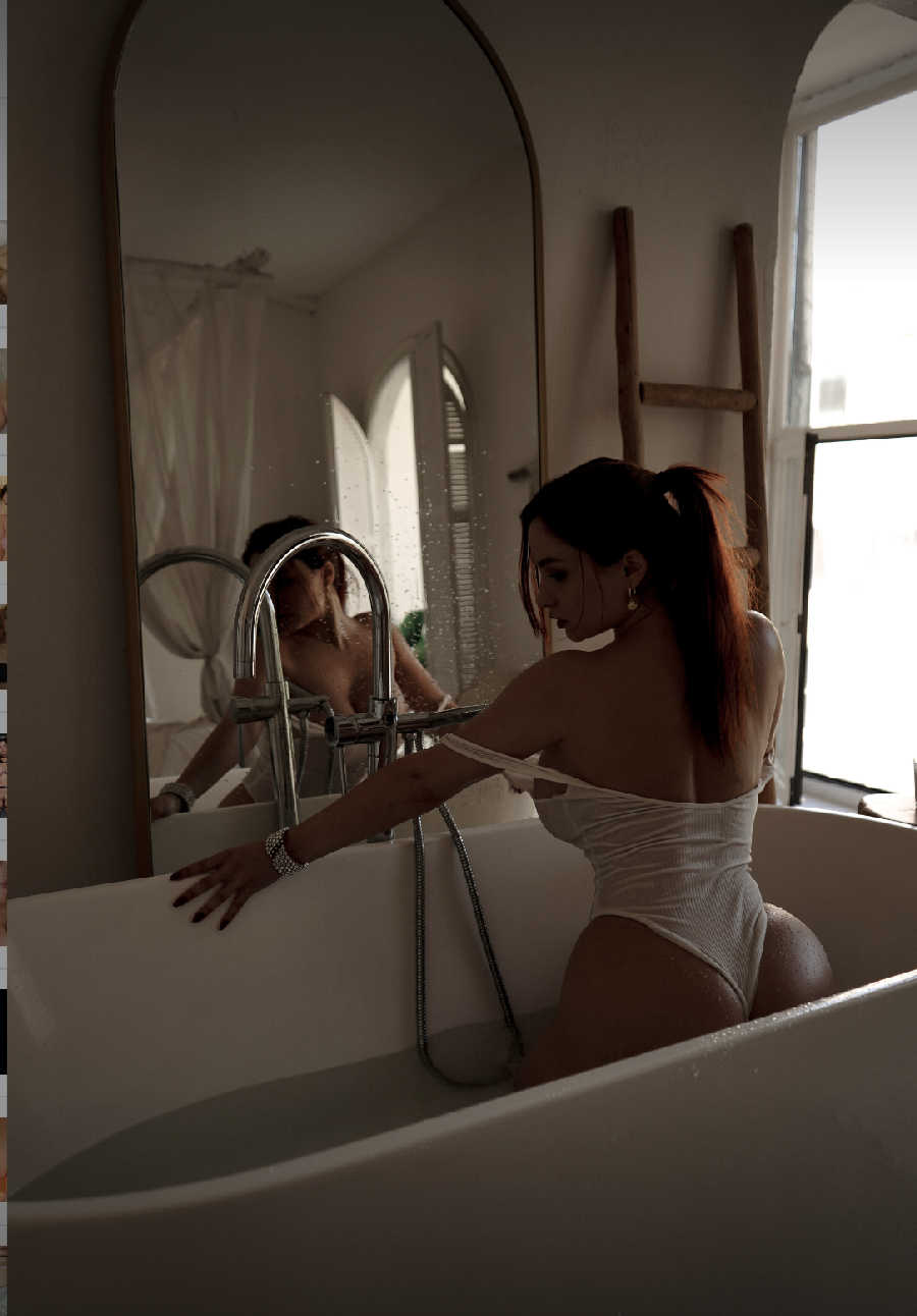 A playful frame from Miranda Faith nude — online in Kobe