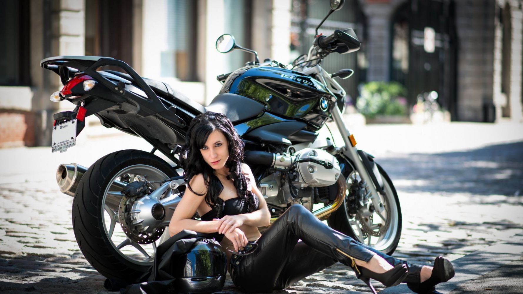 European women on bikes in Kobe