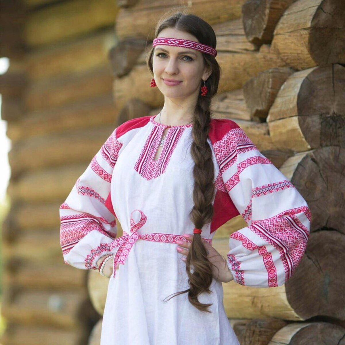 Girls in Slavic costumes in Kobe