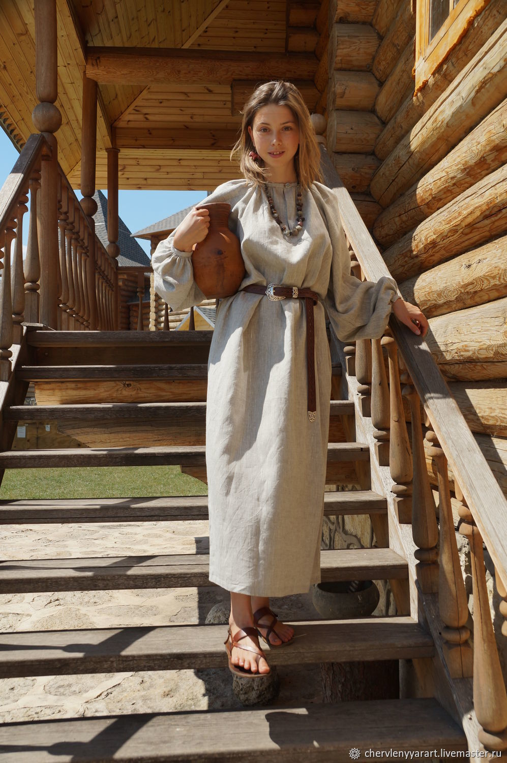 Girls in Slavic costumes in Kobe