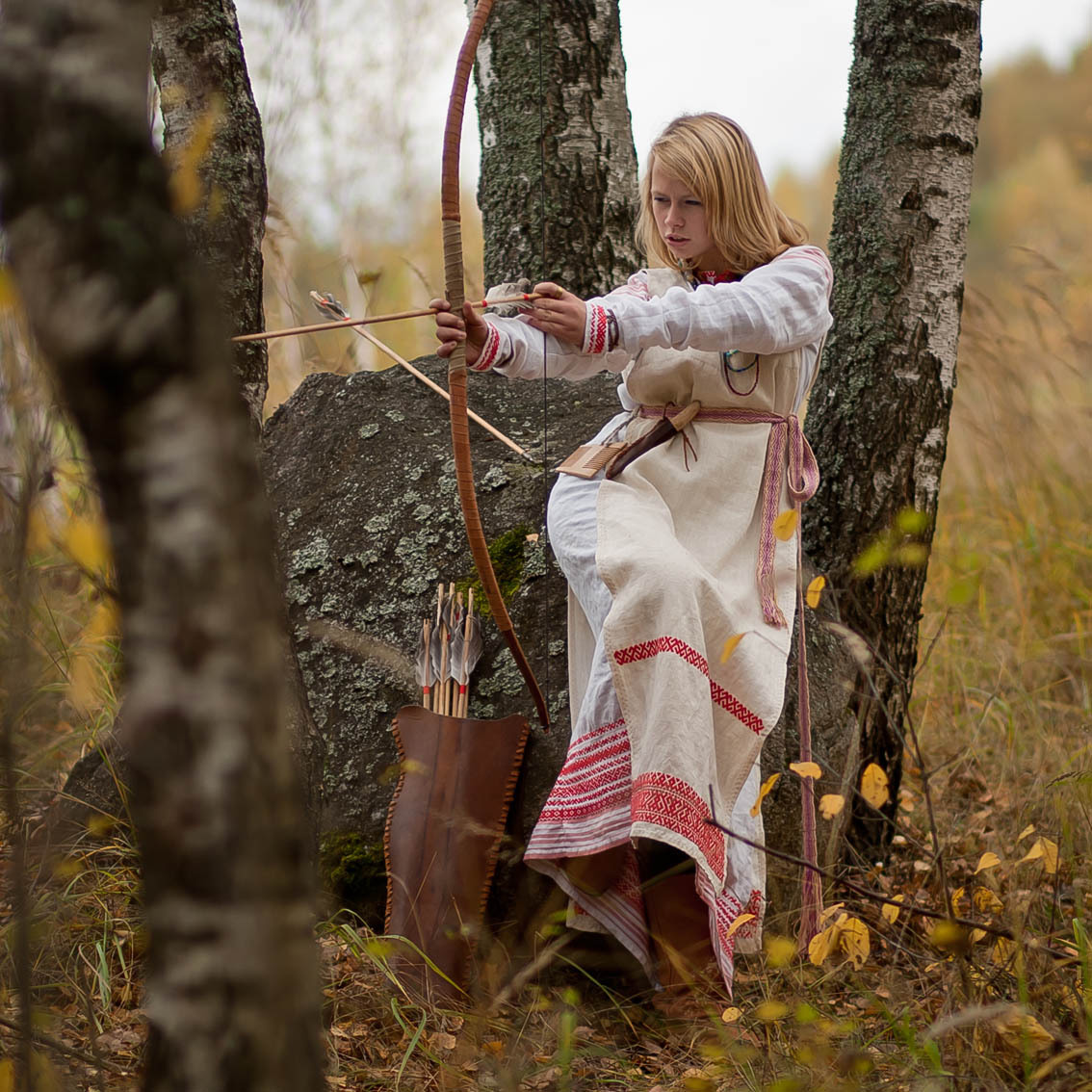 Sexy photo Girls in Slavic costumes in Kobe