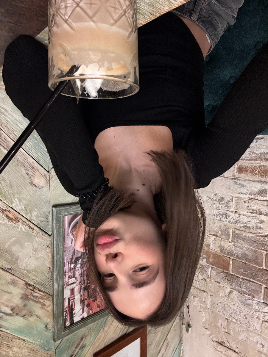 Fresh photos, fresh mood — Tina online in Kobe